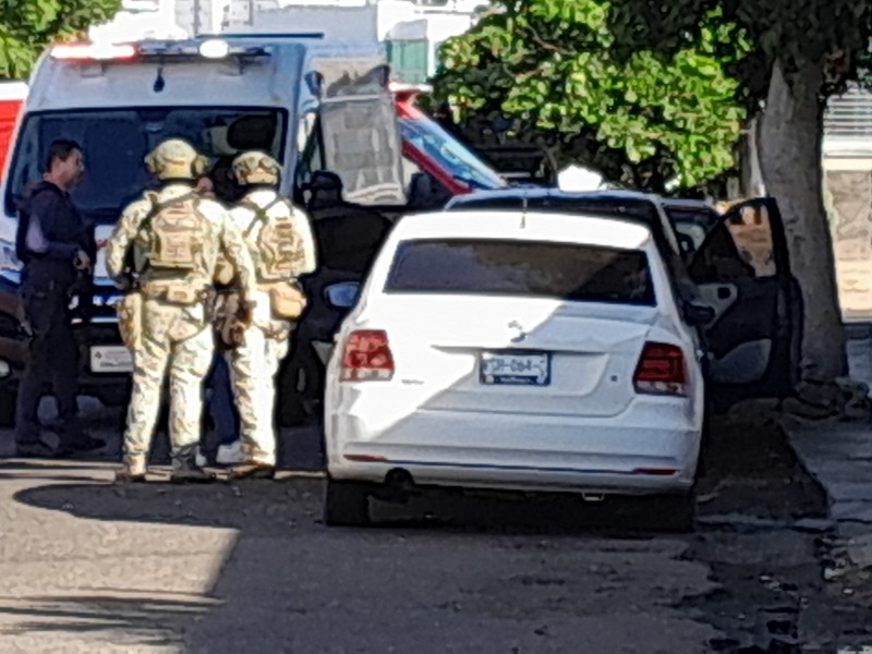 Asesinan a dos hombres afuera de marisquería en la colonia Nuevo Culiacán