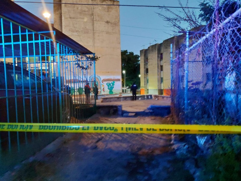 Asesinan a dos jóvenes en Miravalle