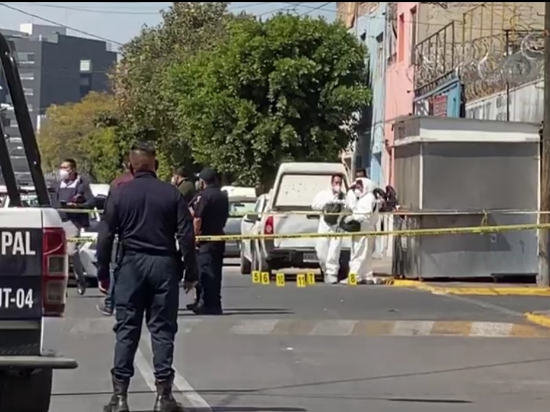 Asesinan a dos policías en Tlalnepantla