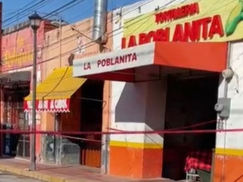 Asesinan a golpes a un hombre dentro de tortillería en Izúcar