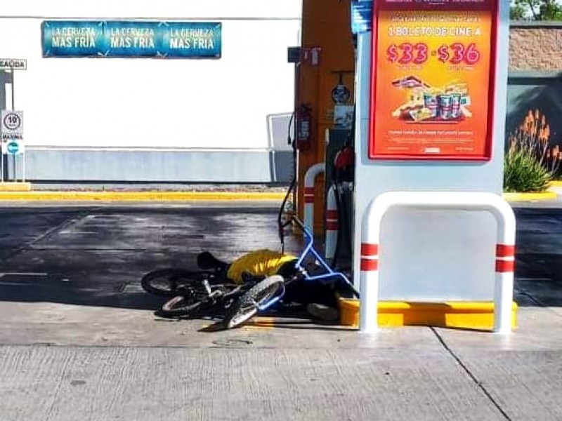 Asesinan a hombre en gasolinería en Faja de Oro
