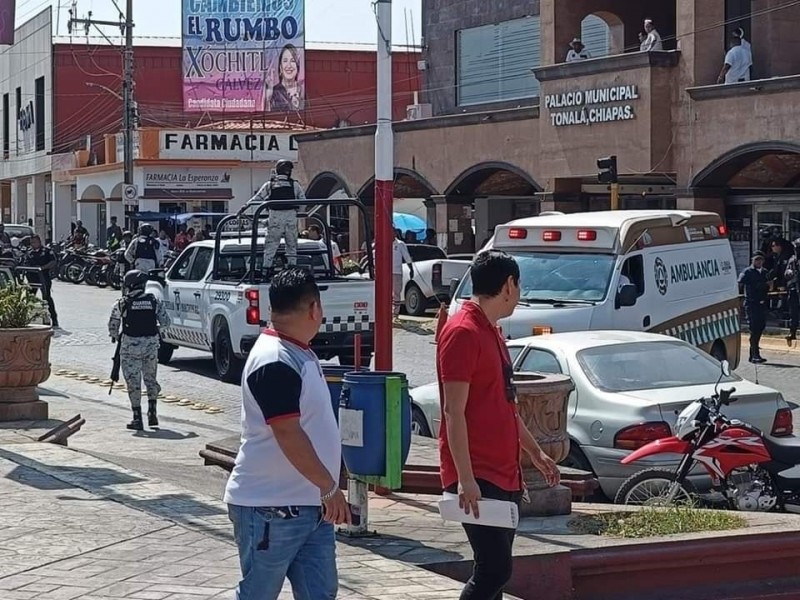 Asesinan a hombre frente a Presidencia Municipal de Tonalá