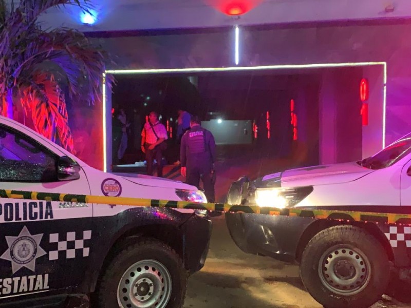 Asesinan a mujer al interior de motel en Minatitlán