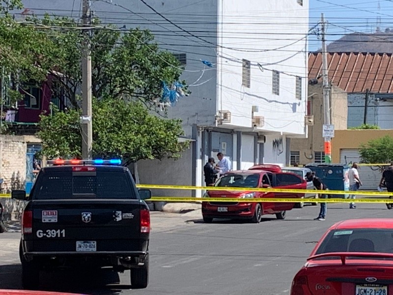 Asesinan a mujer en taxi ejecutivo en 5 de Mayo