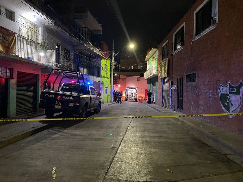 Asesinan a tres en la Obrera