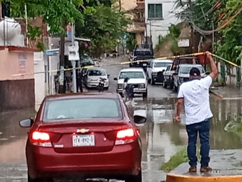 Asesinan a tres personas en hotel de La Azteca