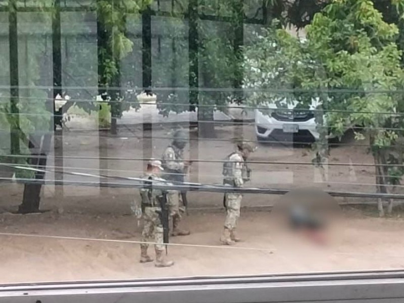 Asesinan a un hombre frente a colegio en colonia Guadalupe