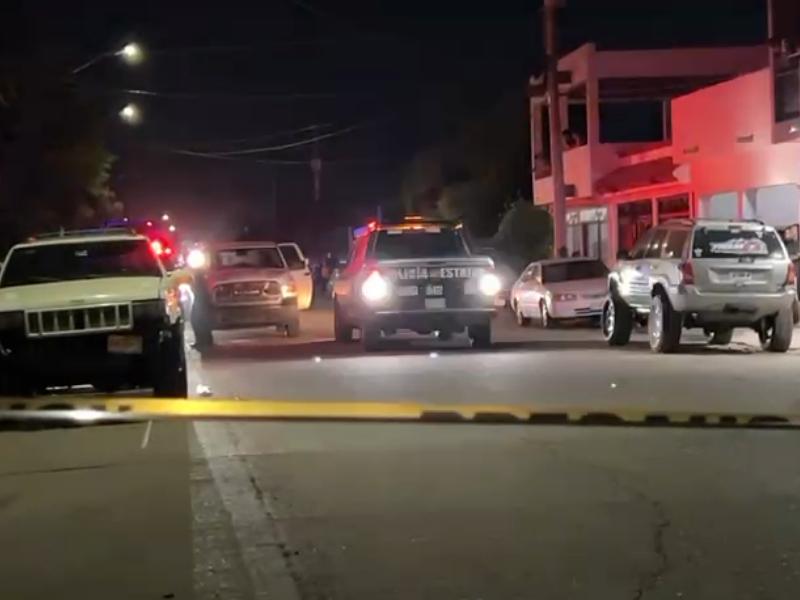 Asesinan a una mujer mientras caminaba con una menor en Obregón