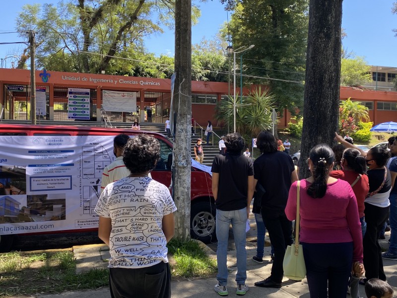 Así fue segundo día de examen para la UV