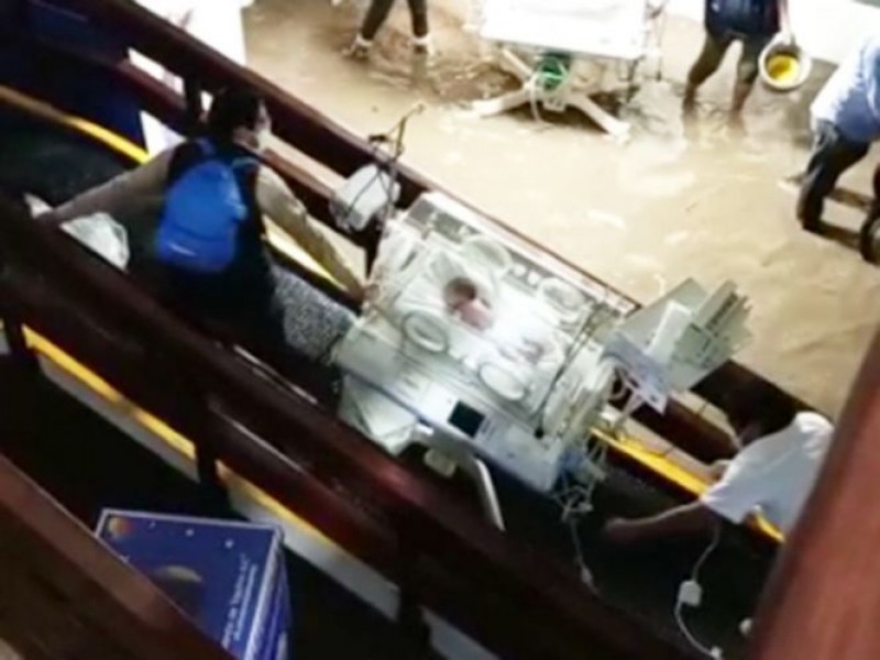 Así salvaron a bebes de un hospital inundado en Edomex