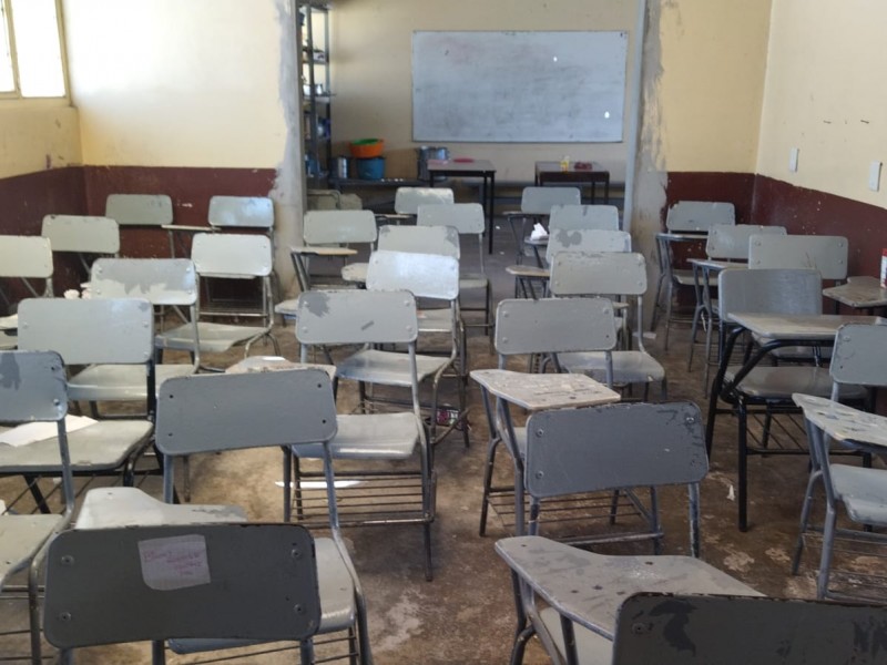 Asignan vacantes inexistentes a docentes en secundarias de Michoacán