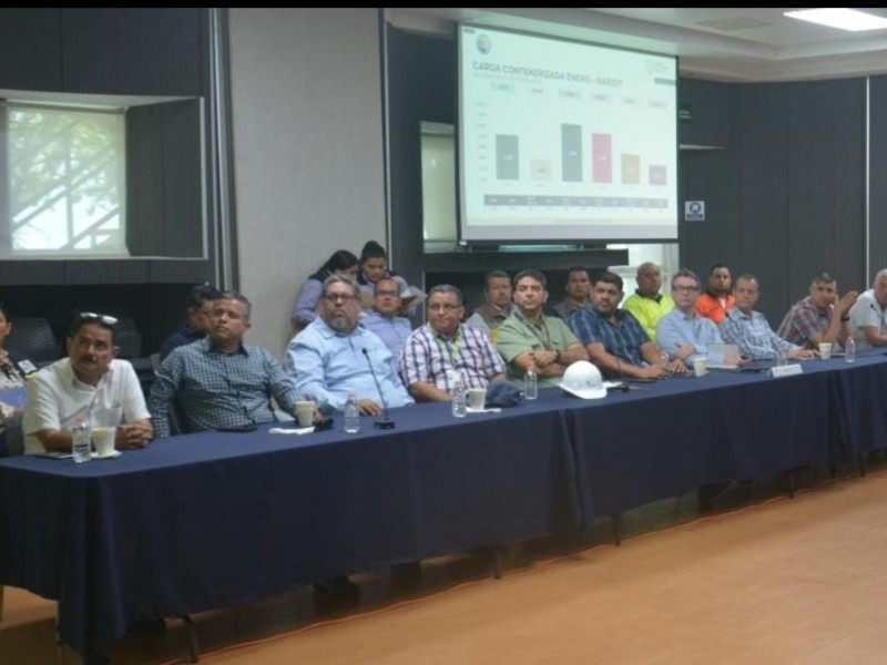 ASIPONA se reúne con directivos de terminales del Puerto