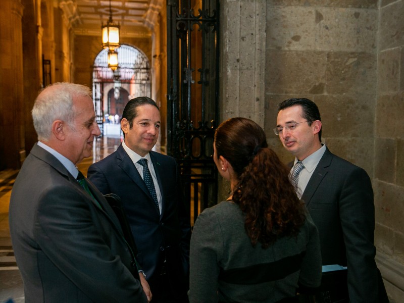 Asiste el Gobernador a la reunión del CONAC