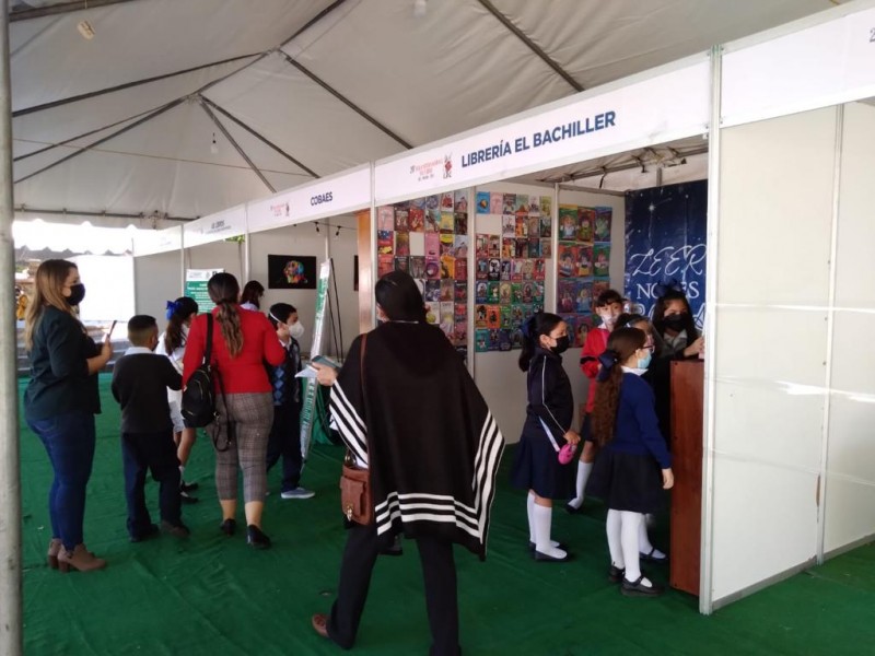 Asistencia en Feria del Libro en Los Mochis rebasa expectativa