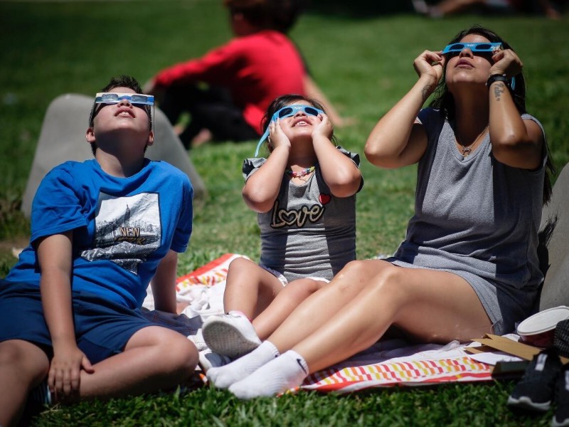 Asociación Astronómica de Tuxpan te enseña como observar un eclipse