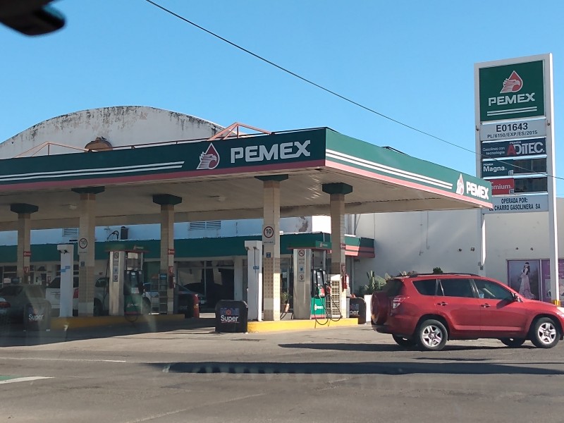 Asoma aumento a gasolina, cigarros y refrescos