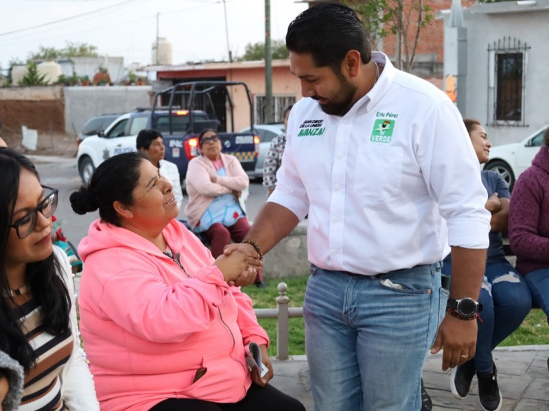 Aspirante a alcalde condonaría pagos municipales a adultos mayores