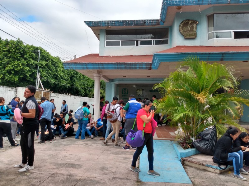 Aspirantes a espacios en IMSS denuncian irregularidades