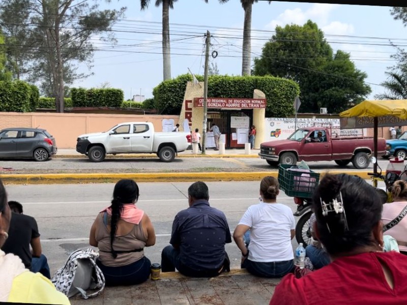 Aspirantes presentan examen en CREN Tuxpan