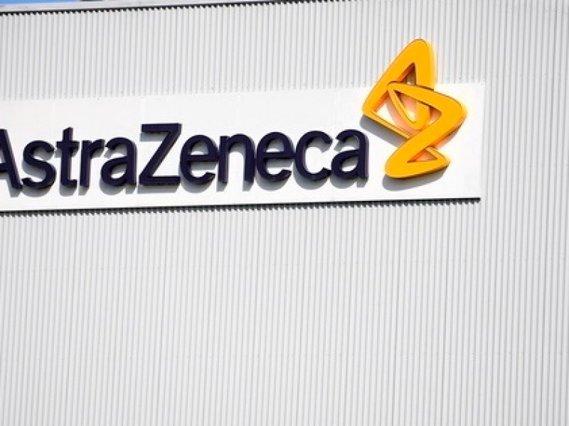 AstraZeneca anuncia retraso en entrega de vacunas a Europa