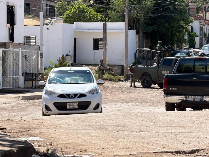 Atacan a balazos a conductor en la colonia Díaz Ordaz