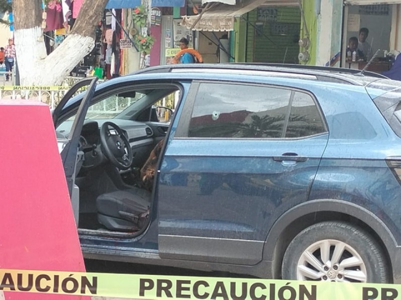 Atacan a balazos a exregidor de Atoyac; muere su acompañante