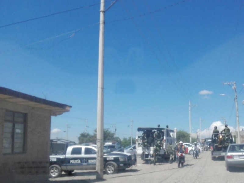 Atacan a balazos a policías