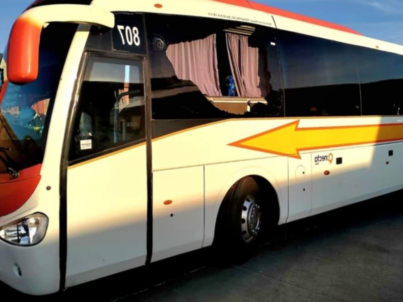 Atacan a balazos autobús de Flecha Amarilla