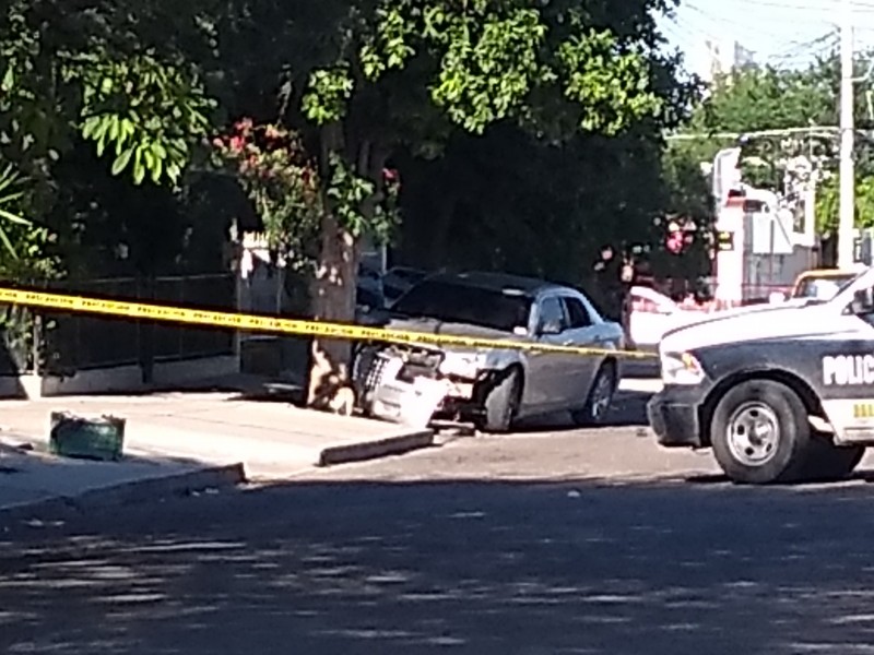 Atacan a esposa de policía municipal