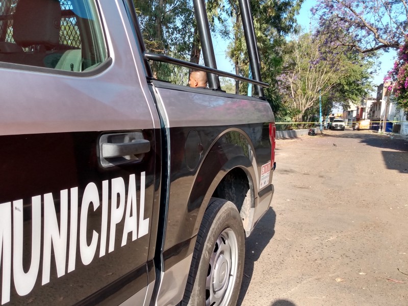 Atacan a pareja, hombre muere en el hospital