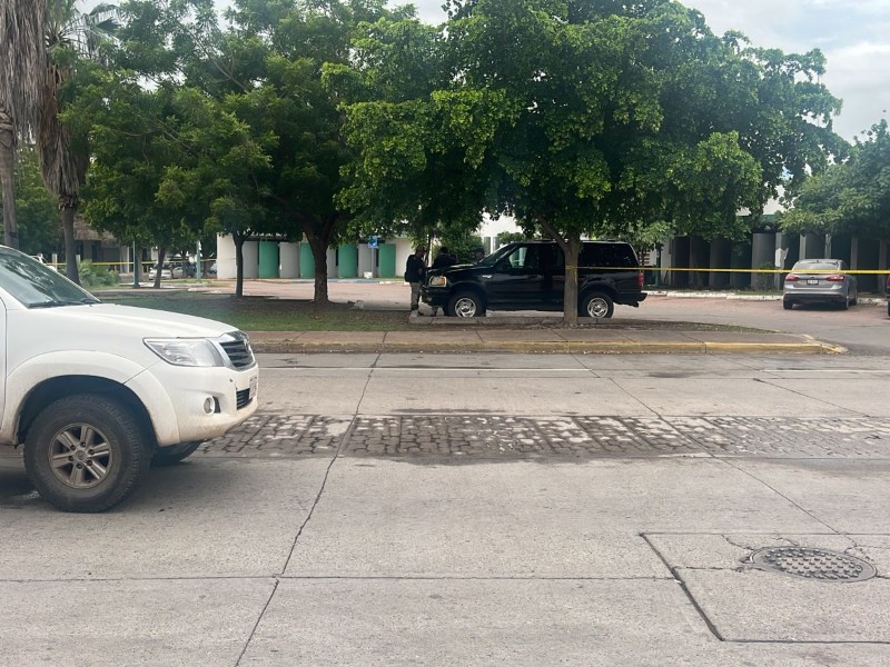 Atacan a policía al llegar a la comandancia de Valle Alto