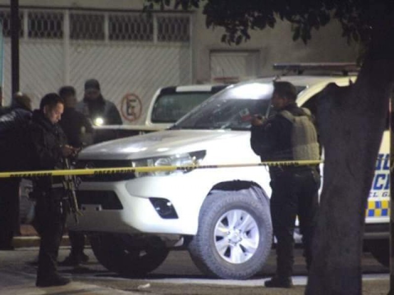 Atacan instalaciones policiales en Apaseo el Grande, fallece policía