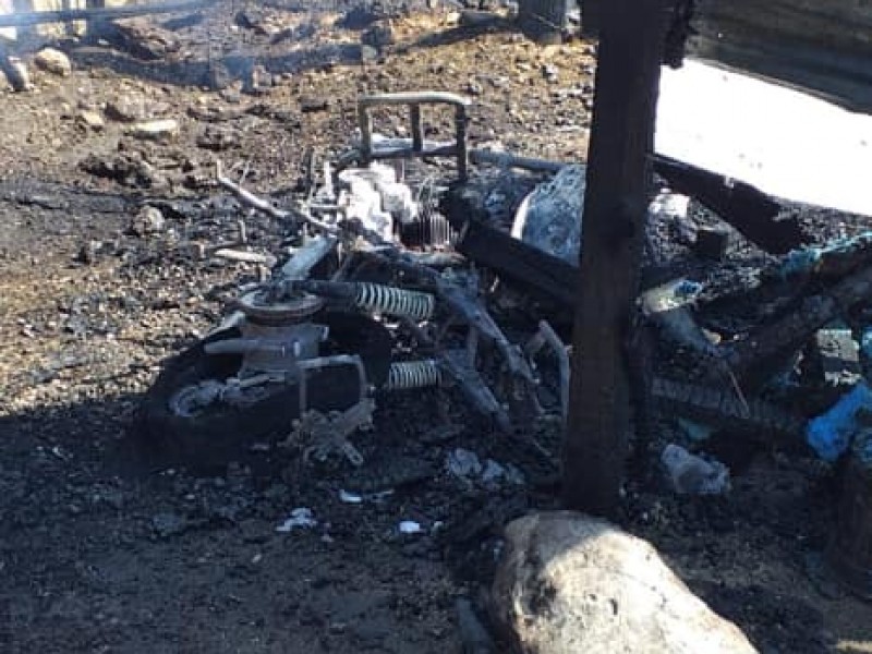 Atacan puestos de Huachicol en Villa las Rosas.