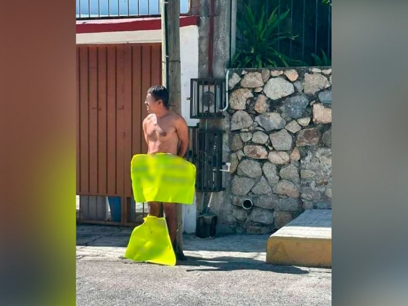 Atan desnudo a un poste a presunto acosador en Acapulco