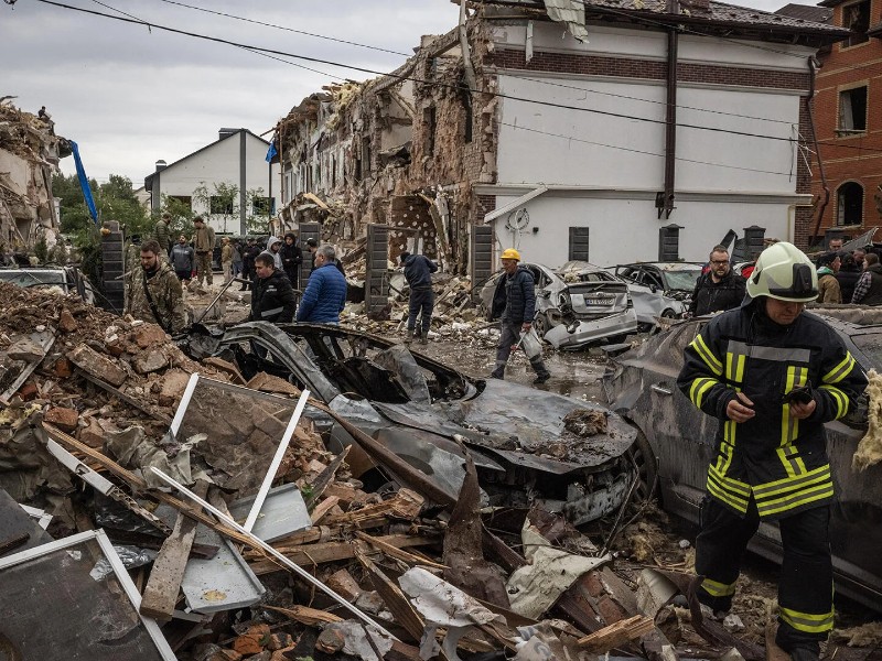 Ataque ruso deja al menos 12 muertos en Ucrania, incluyendo una adolescente