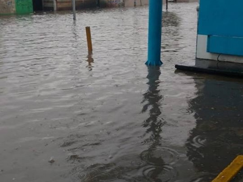 Atarjeas tapadas por exceso de basura en Puebla