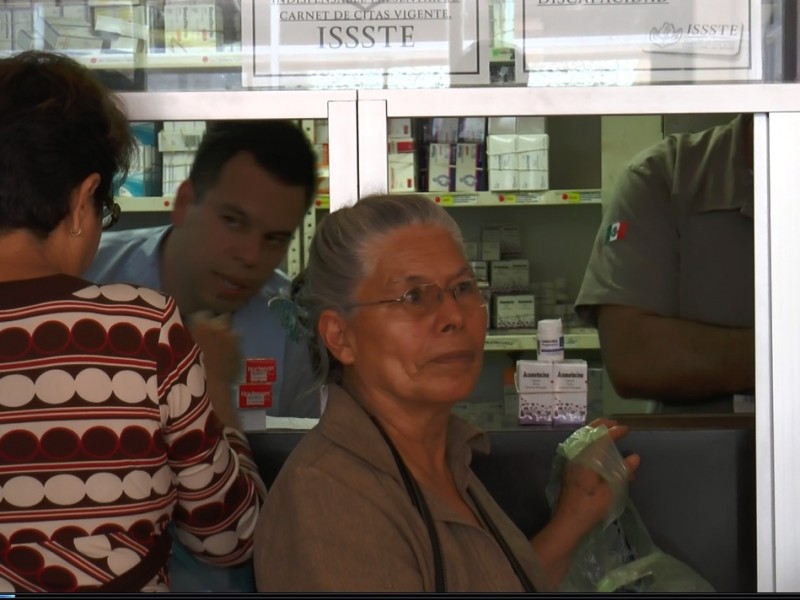 Atención deficiente en la farmacia del ISSSTE