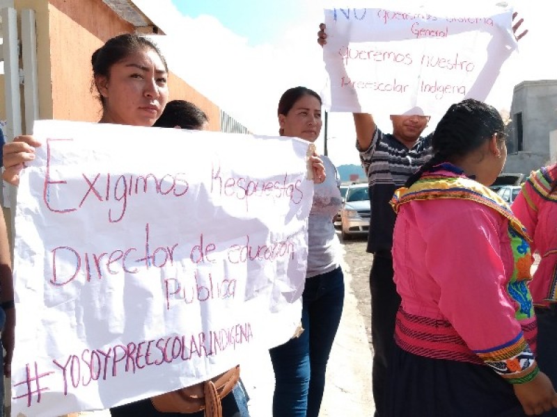 Atendió gobernador a padres del preescolar Tsik+ri