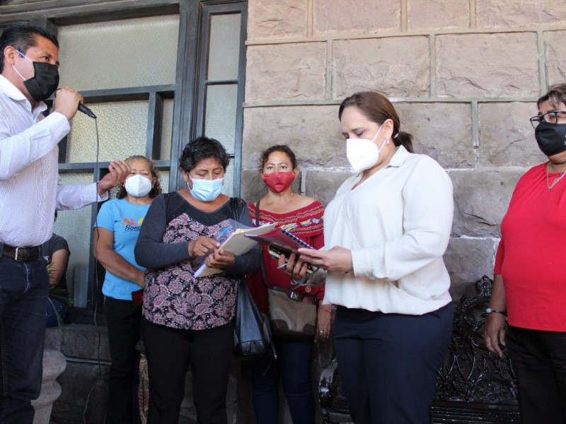 Atiende alcaldesa a integrantes de Antorcha Campesina