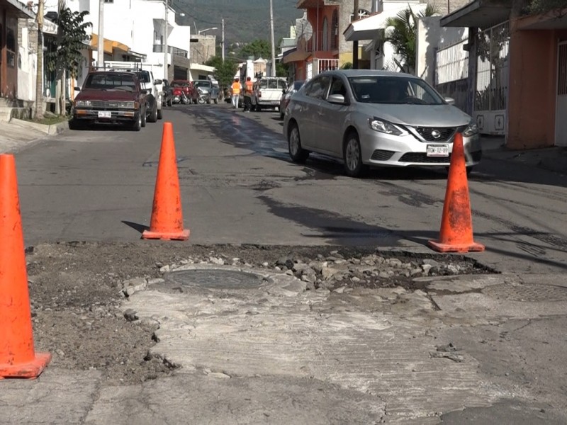 Atiende Ayuntamiento de Xalisco problemas de baches en zona centro