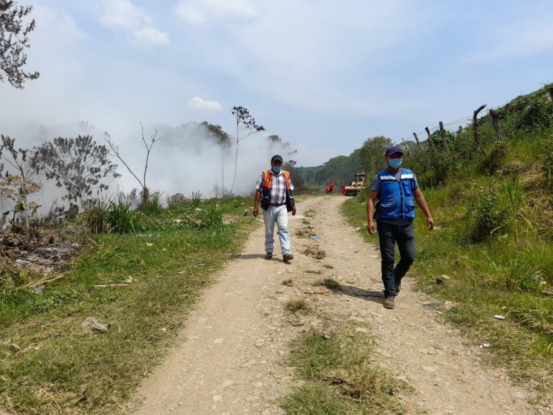 Atiende PC incendio en basurero de Ixhuatlán del Café