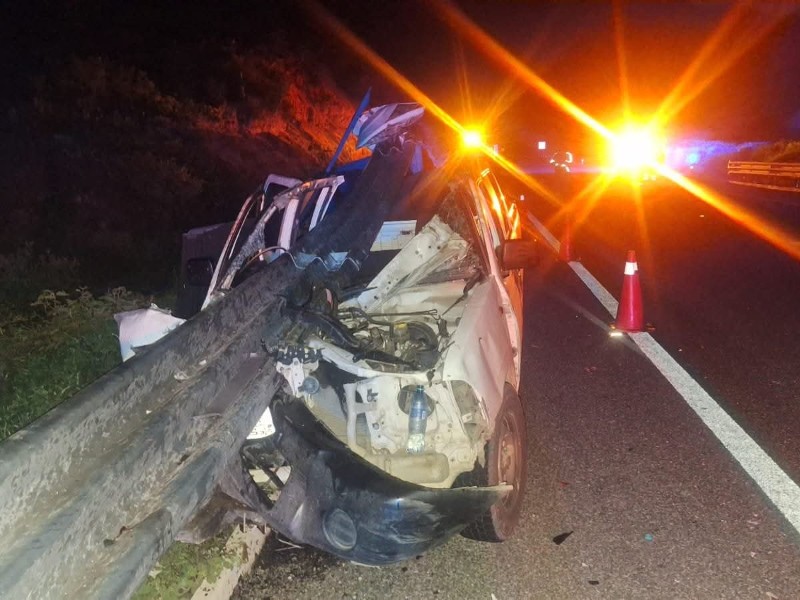 Atienden accidente vial por la noche en autopista Mitla–Tehuantepec