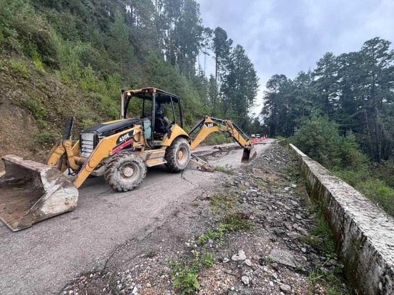 Atienden asentamiento en carretera Tuxtepec-Oaxaca; mantienen paso controlado