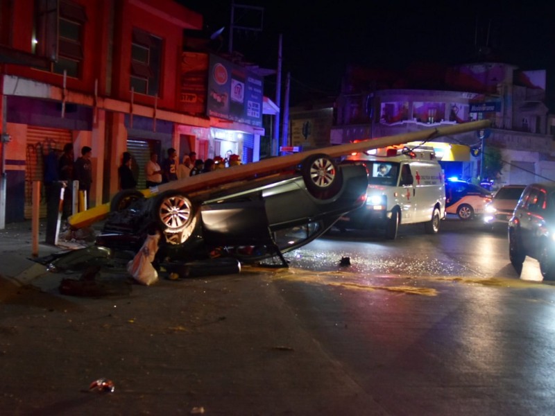 Atienden autoridades accidente vial en bulevar Gobernadores