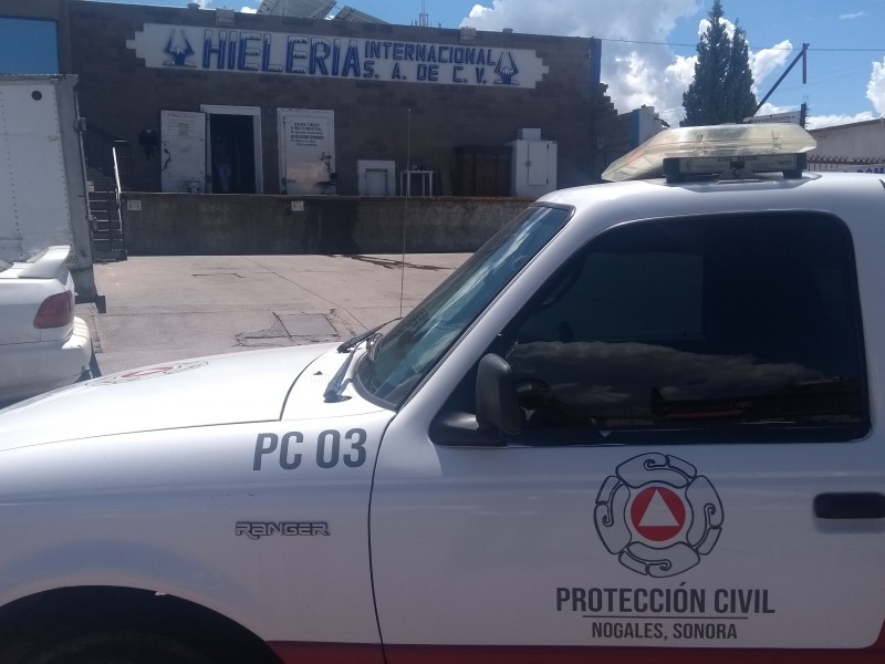 Atienden bomberos y protección civil fuga de amoniaco