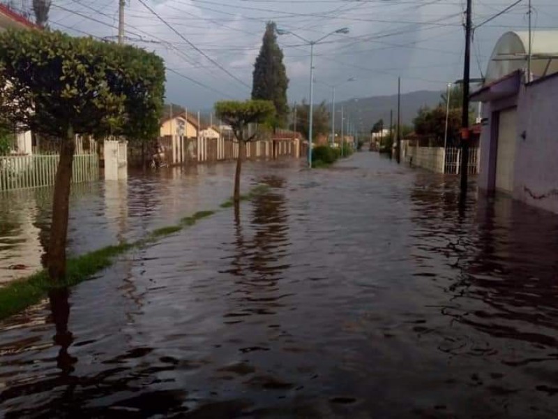 Atienden contingencias por fuertes lluvias en Zacapu