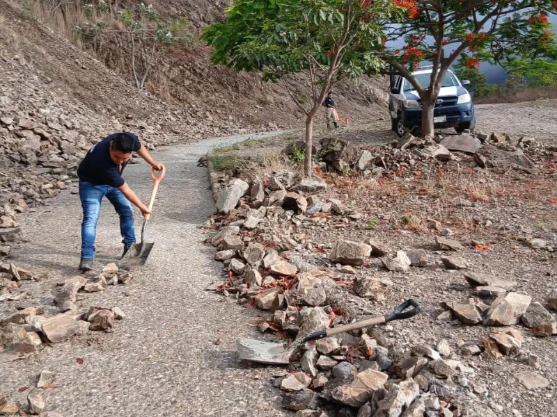Atienden de inmediato derrumbes ocasionados por lluvias en Petapa