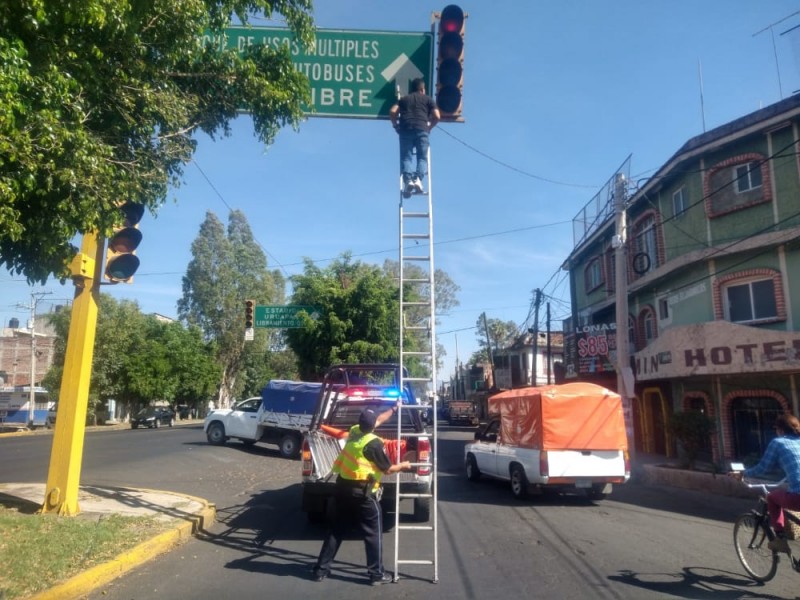 Atienden denuncias ciudadanas por deficiencias en el sistema de semaforización