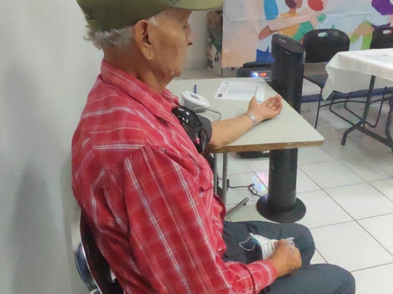 Atienden depresión, memoria y caídas en adultos mayores guanajuatenses