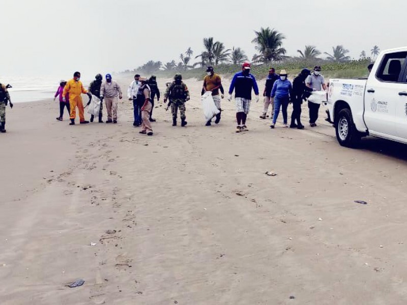 Atienden derrame en playas de Tecolutla